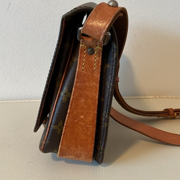 Louis Vuitton Monogram Crossbody - Picture 4 of 16